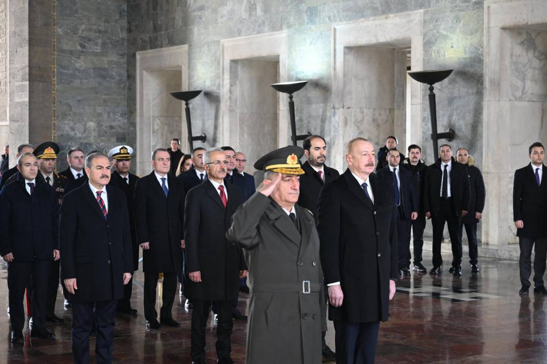 Azerbaycan Cumhurbaşkanı Aliyev Anıtkabir'de 15